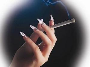男子吸烟成瘾致全家肺癌 二手烟危害更严重