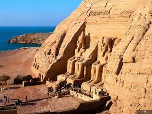 埃及阿布辛贝神庙的简介资料以及历史和迁移
