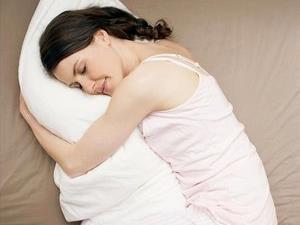 中医认为最好的睡眠姿势是向右侧睡