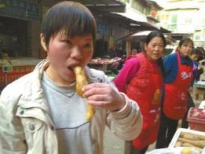 德阳女子吃生姜上瘾三年 每天至少吃两斤生姜