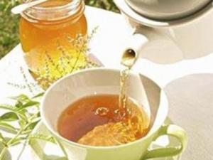 喝蜂蜜水有什么好处？蜂蜜水的作用与功效