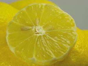 柠檬汁的作用与功效？柠檬汁的营养价值