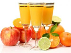 果汁的营养价值-纯果汁能代替水果吗