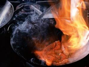 如何掌握做菜的火候？炒菜怎样控制火候