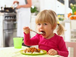 ​宝宝营养不良吃什么好？如何预防宝宝营养不良